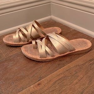 korks gold strap sandal